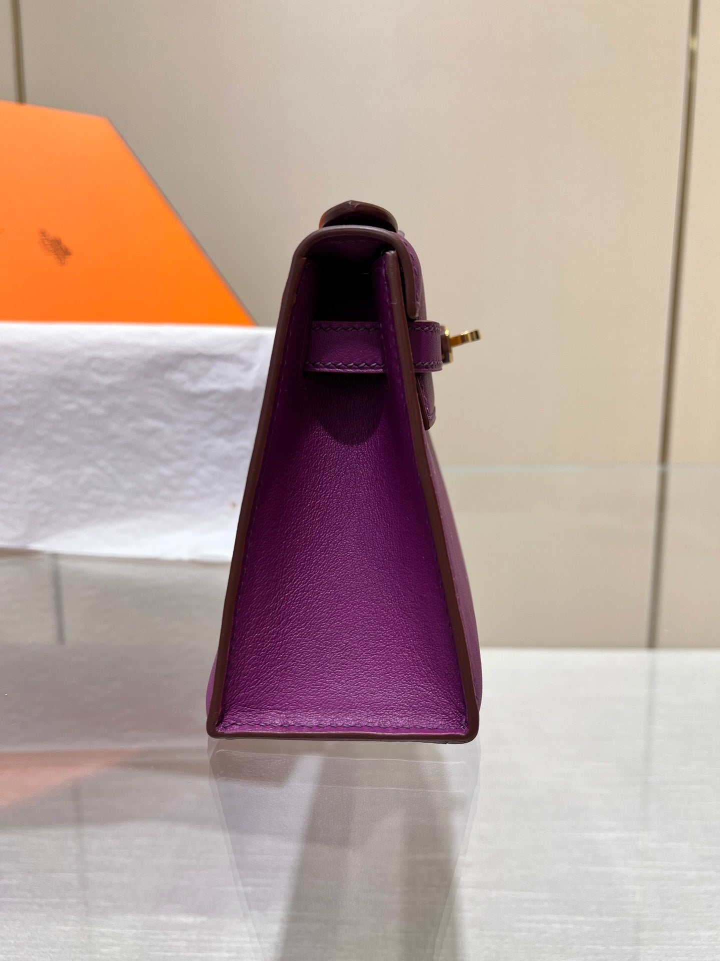 POCHETTE HM KELLY 22 CM VIOLET SWIFT QUINCAILLERIE DORÉ