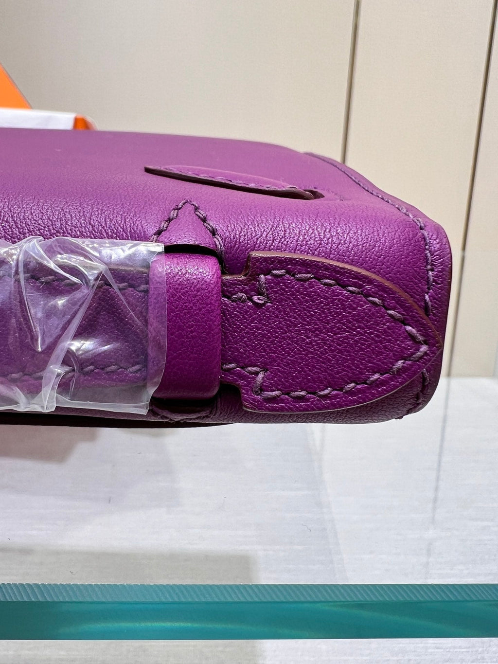 POCHETTE HM KELLY 22 CM VIOLET SWIFT QUINCAILLERIE DORÉ