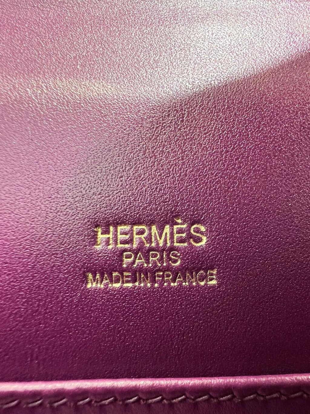 POCHETTE HM KELLY 22 CM VIOLET SWIFT QUINCAILLERIE DORÉ