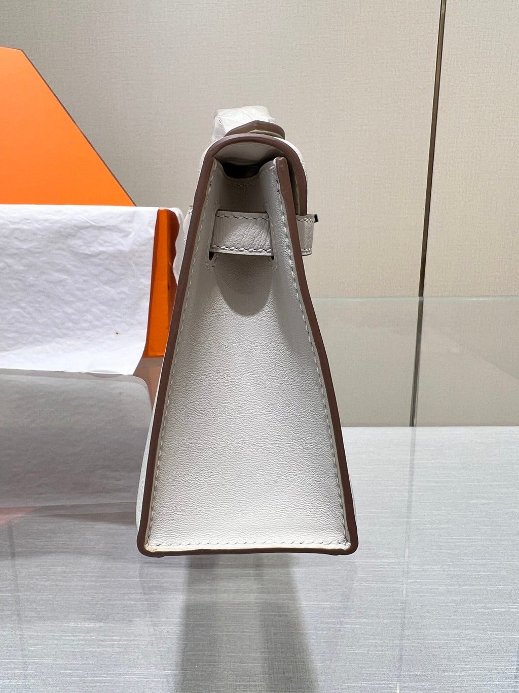 POCHETTE HM KELLY 22 CM BLANC SWIFT QUINCAILLERIE ARGENTÉE