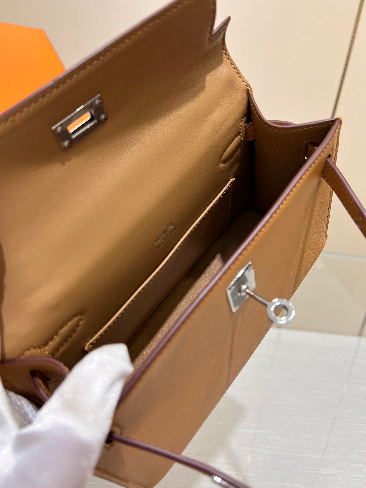 POCHETTE HM KELLY 22 CM MARRON SWIFT QUINCAILLERIE ARGENTÉE