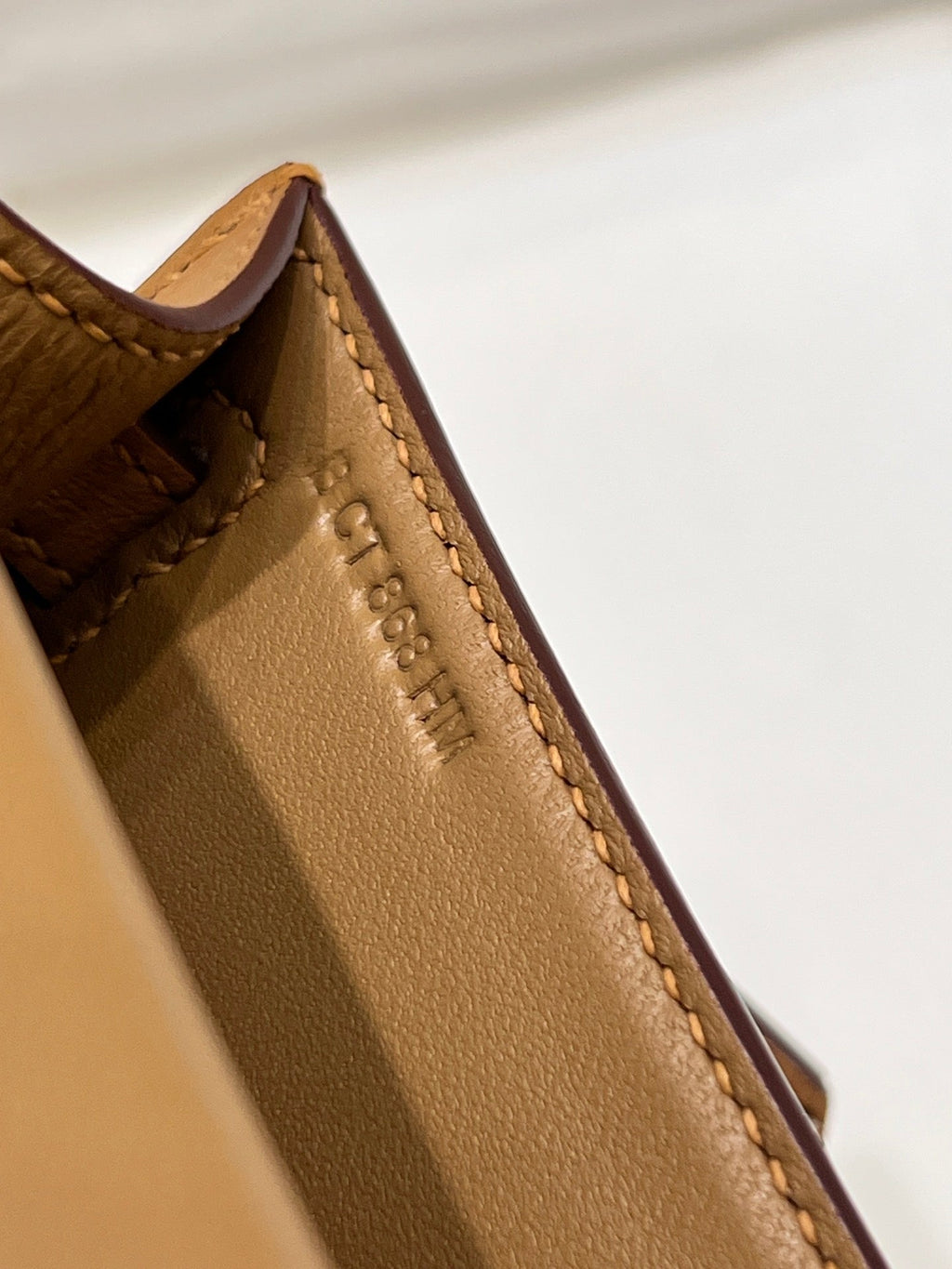 POCHETTE HM KELLY 22 CM MARRON SWIFT QUINCAILLERIE DORÉ