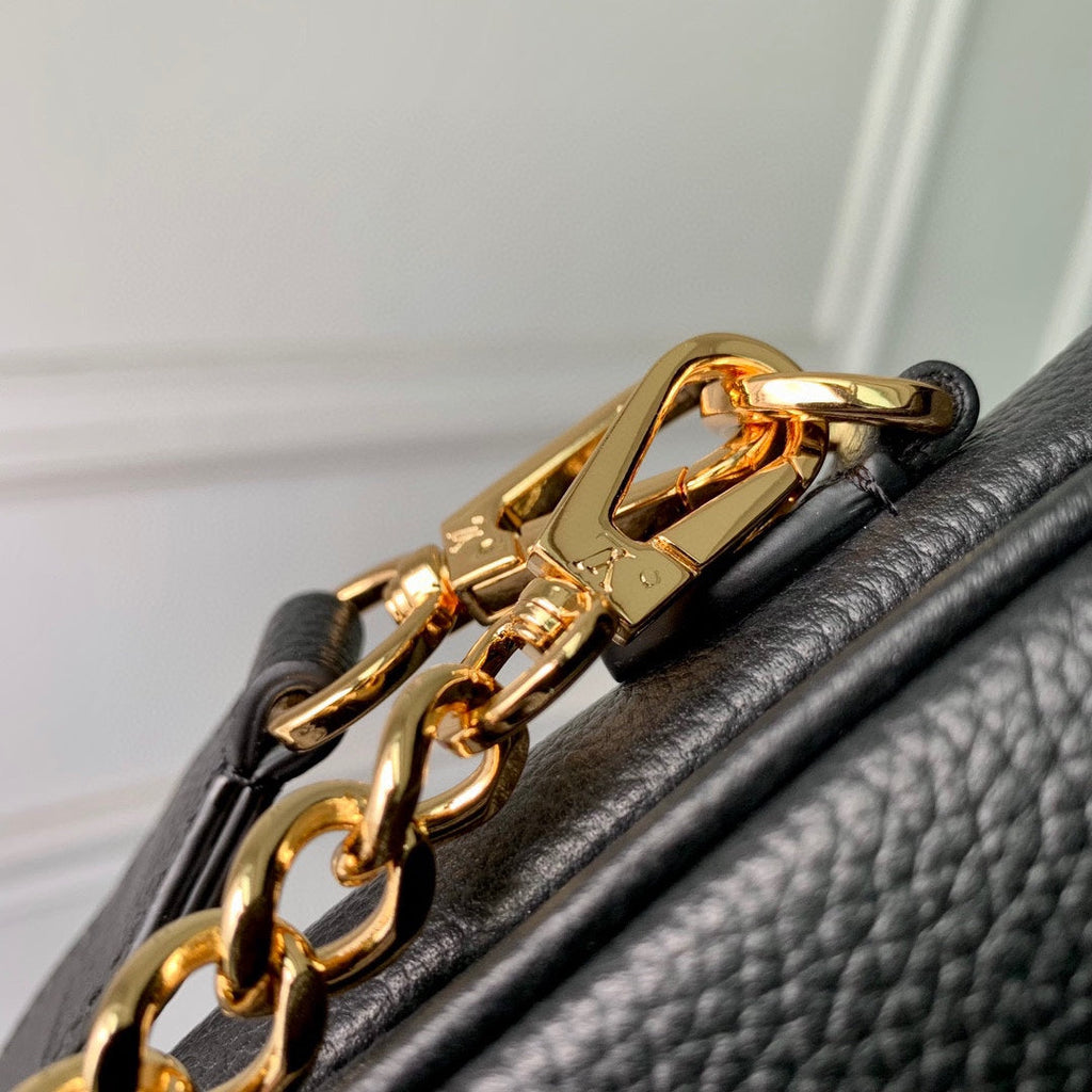 OXFORD 22 IN BLACK LAMBSKIN GOLD HARDWARE