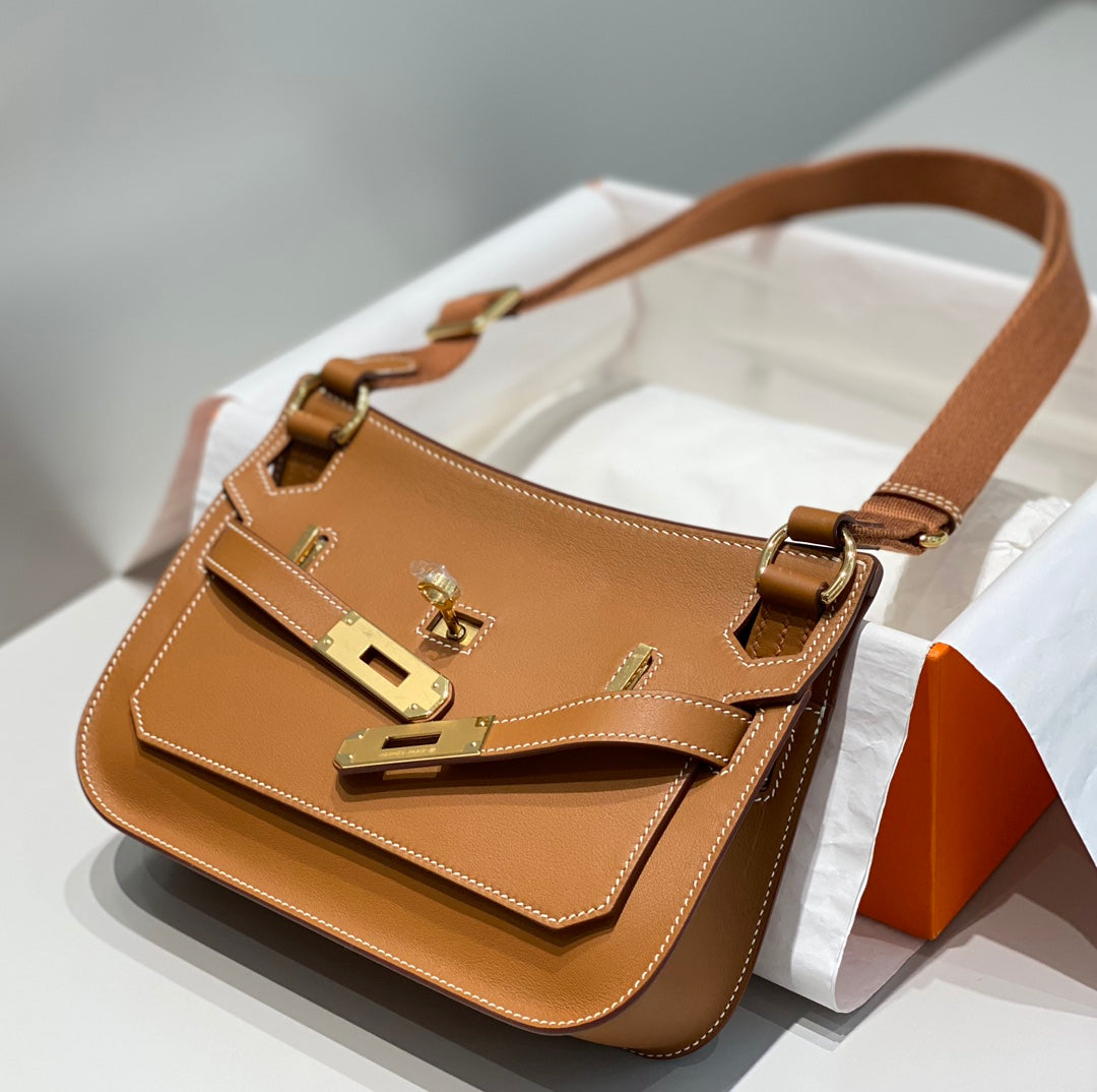 SAC BANDOULIÈRE EN CUIR TAN KELLY 23CM JYPSIERE GHW