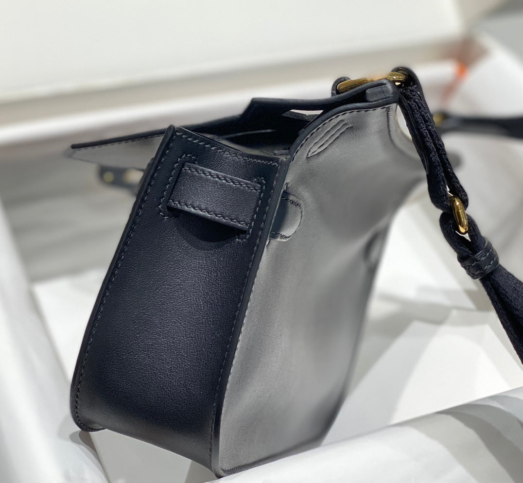 SAC BANDOULIÈRE KELLY 23 CM JYPSIERE EN CUIR NOIR GHW