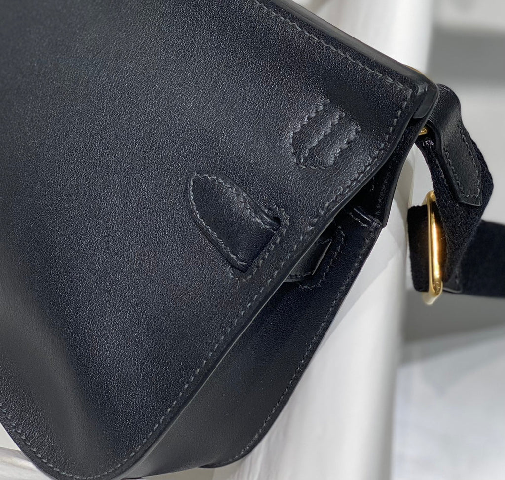 SAC BANDOULIÈRE KELLY 23 CM JYPSIERE EN CUIR NOIR GHW