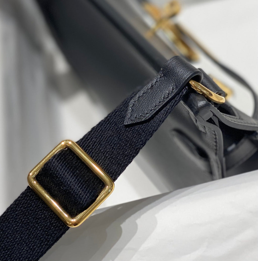 SAC BANDOULIÈRE KELLY 23 CM JYPSIERE EN CUIR NOIR GHW