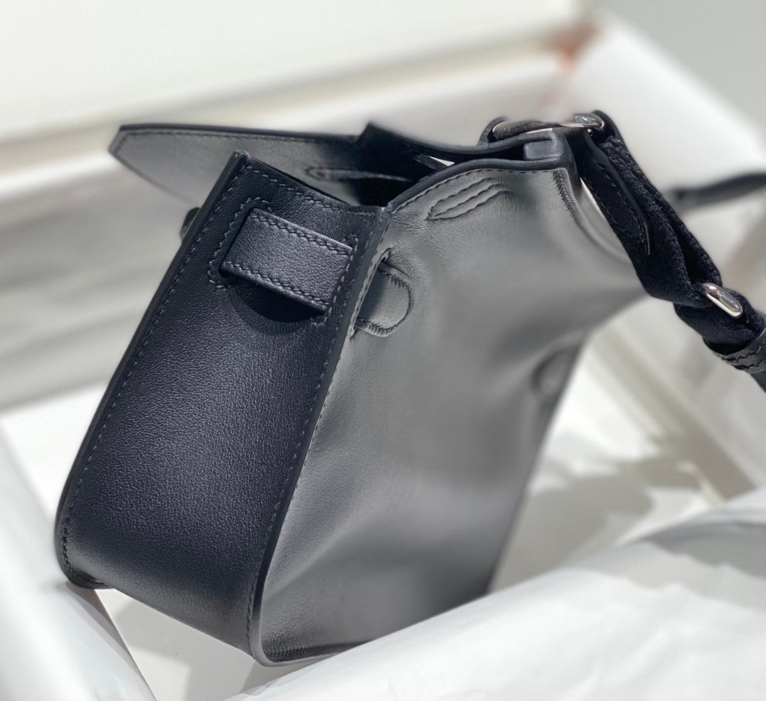 SAC BANDOULIÈRE KELLY 23CM JYPSIERE EN CUIR NOIR SHW
