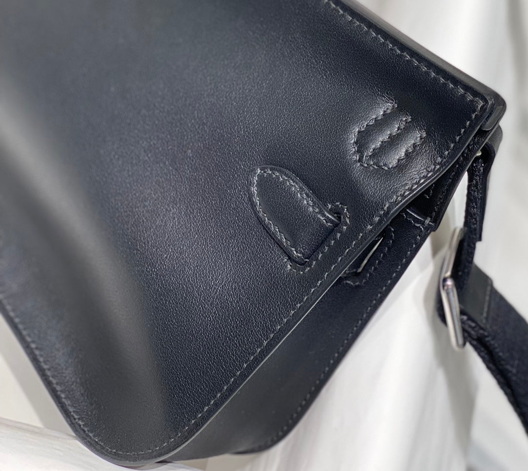 SAC BANDOULIÈRE KELLY 23CM JYPSIERE EN CUIR NOIR SHW