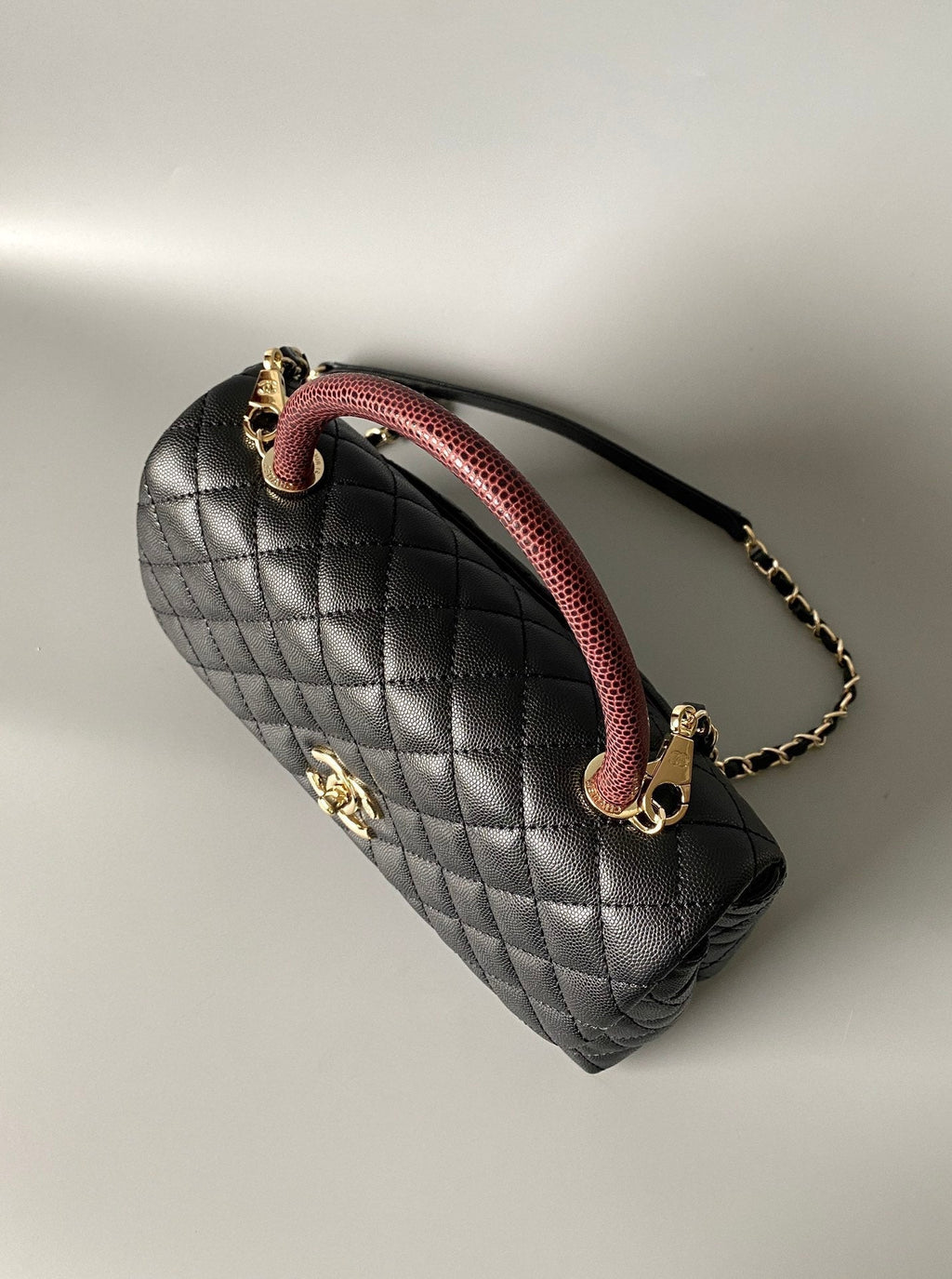 COCO HANDLE MEDIUM FLAP BAG 28CM BLACK QUILTED CAVIAR DARK RED TOP HANDLE