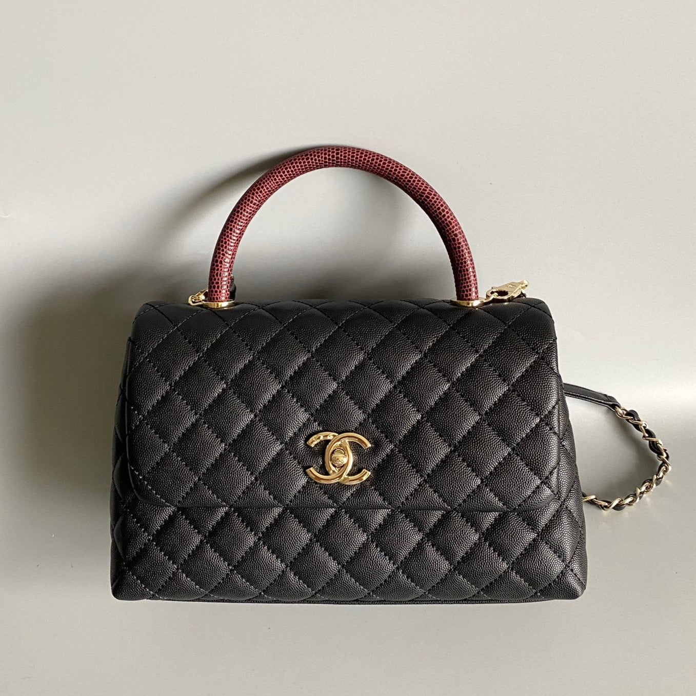 COCO HANDLE MEDIUM FLAP BAG 28CM BLACK QUILTED CAVIAR DARK RED TOP HANDLE