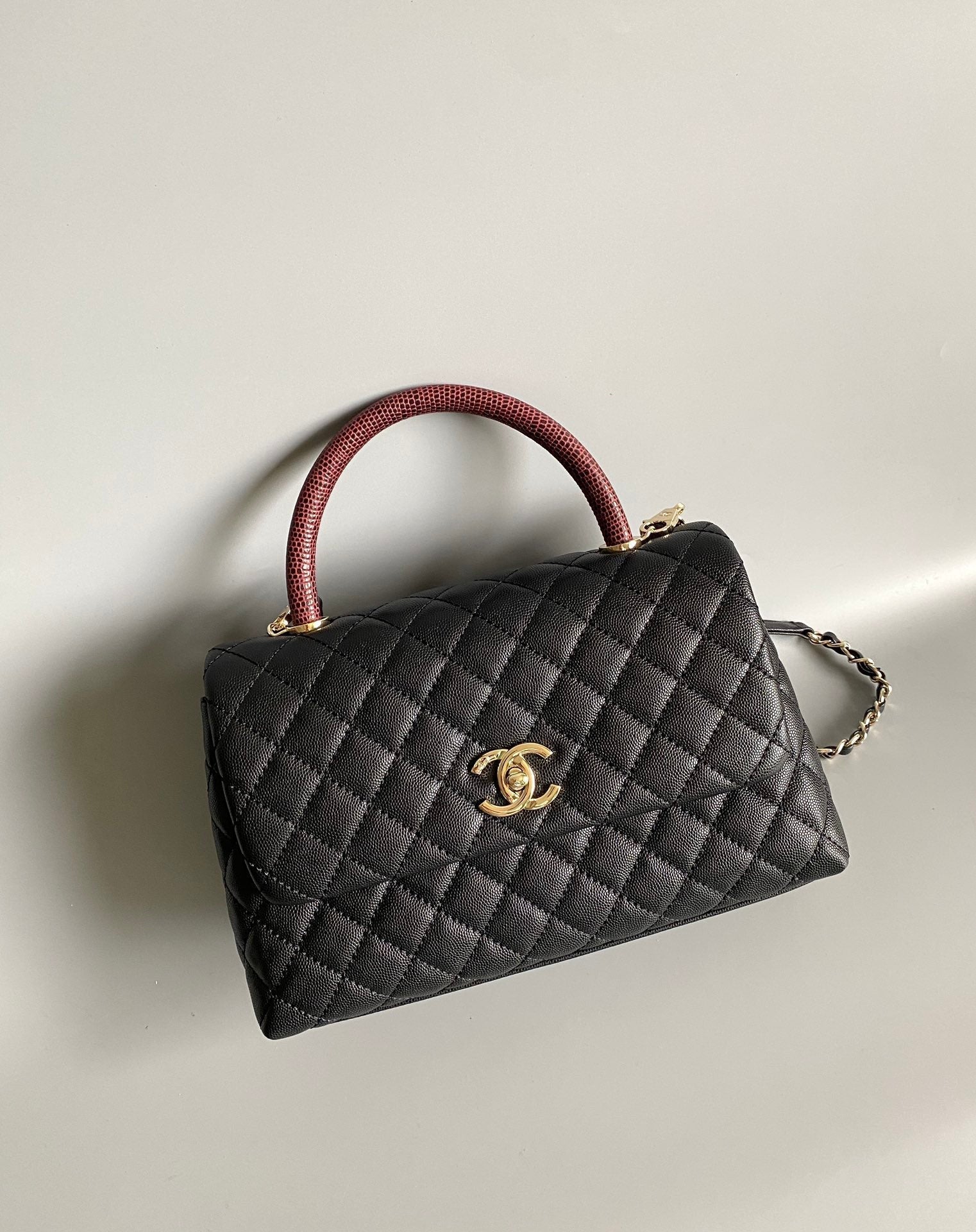 COCO HANDLE MEDIUM FLAP BAG 28CM BLACK QUILTED CAVIAR DARK RED TOP HANDLE
