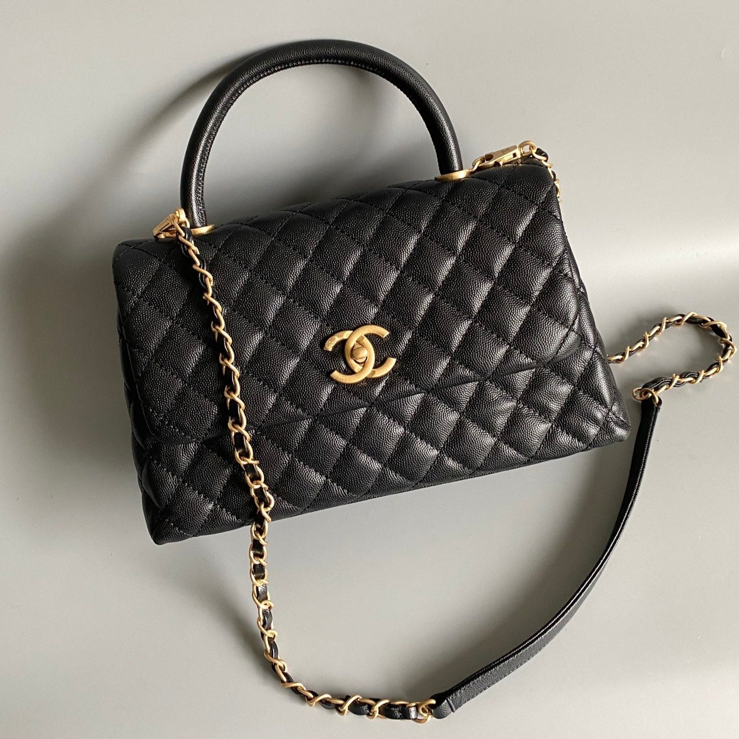 COCO HANDLE LARGE FLAP BAG 28CM BLACK QUILTED CAVIAR GOLD HARDWARE
