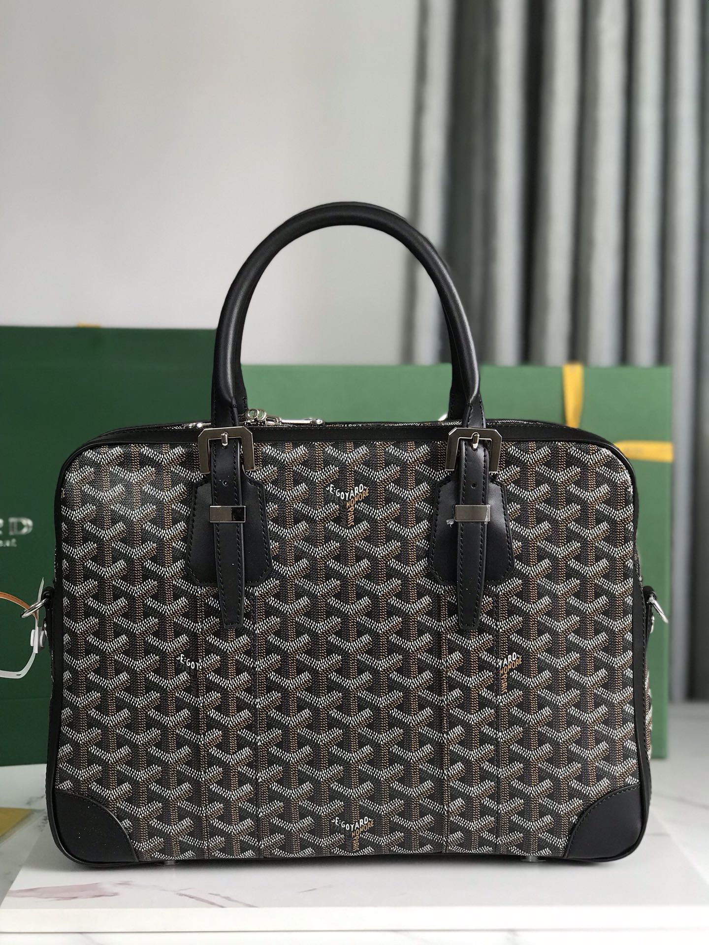 PORTE DOCUMENT AMBASSADE 35 EN TOILE GOYARDINE NOIRE