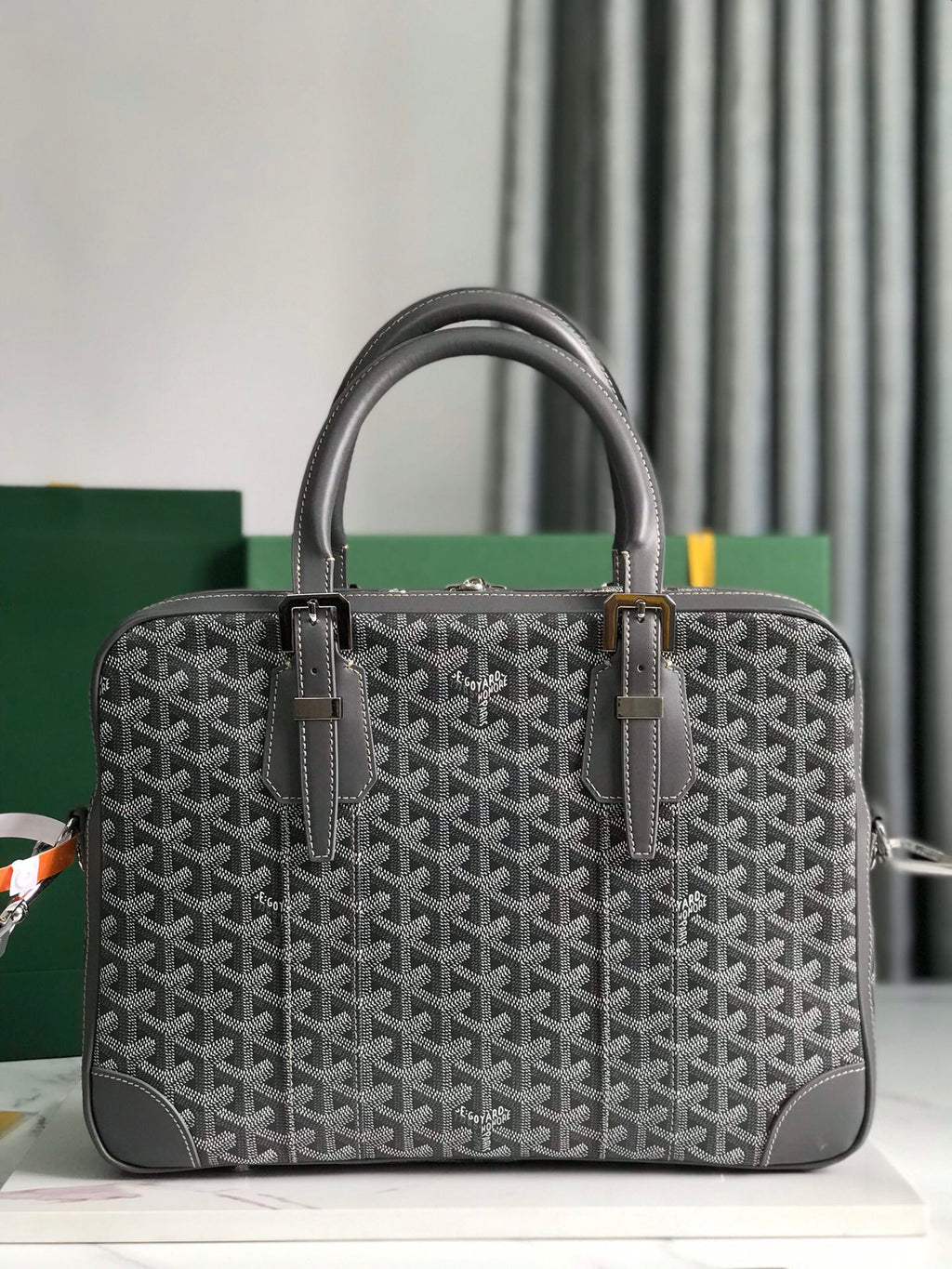 PORTE DOCUMENT AMBASSADE 35 EN TOILE GOYARDINE GRIS