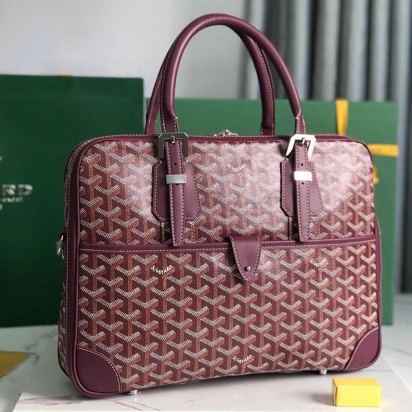 PORTE-DOCUMENTS AMBASSADE 35 EN TOILE GOYARDINE VIN ROUGE