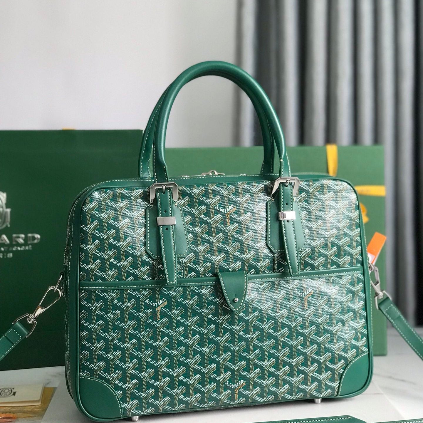 PORTE-DOCUMENTS AMBASSADE 35 EN TOILE GOYARDINE VERTE