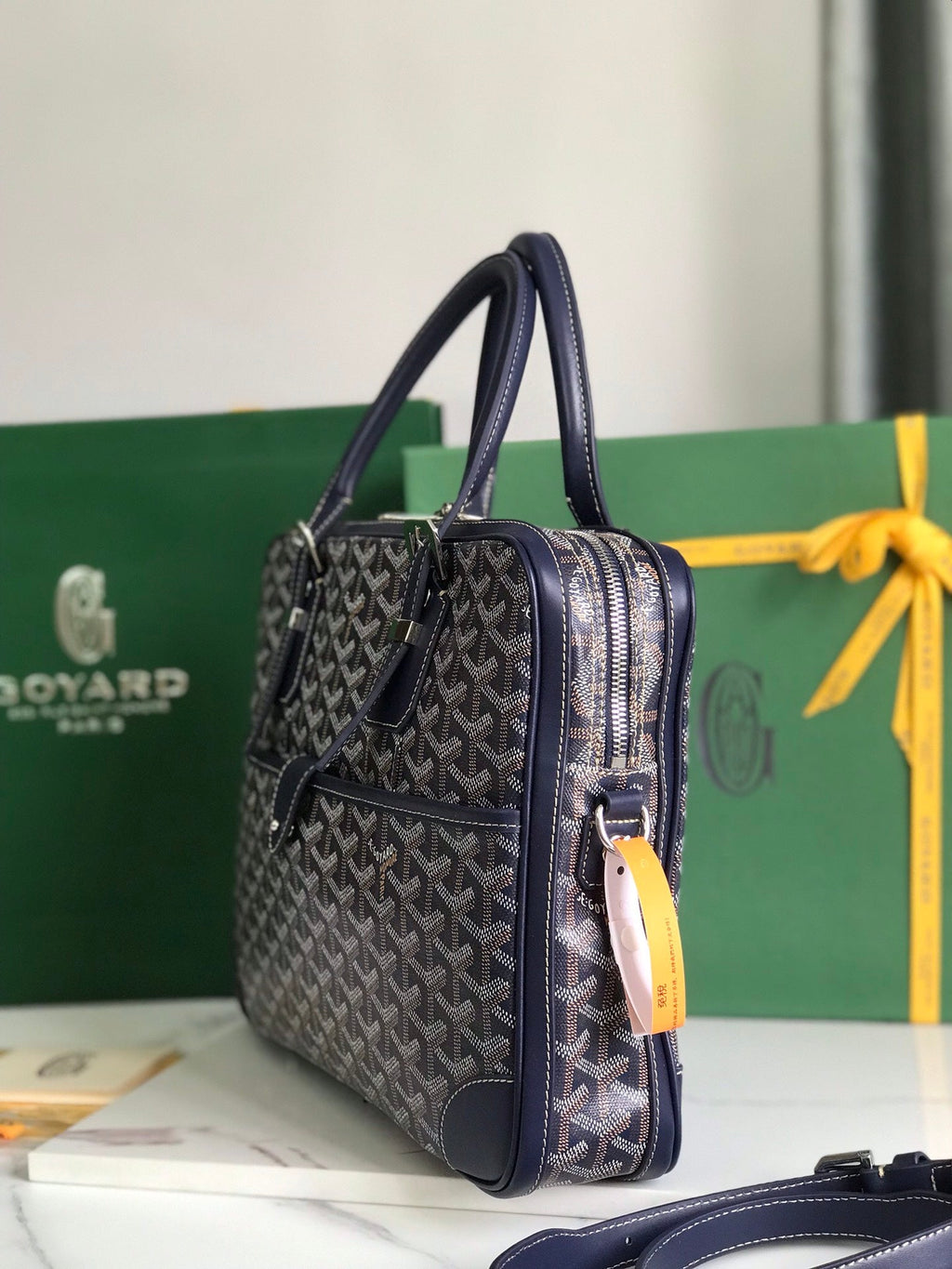 PORTE DOCUMENT AMBASSADE 35 EN TOILE GOYARDINE BLEU MARINE