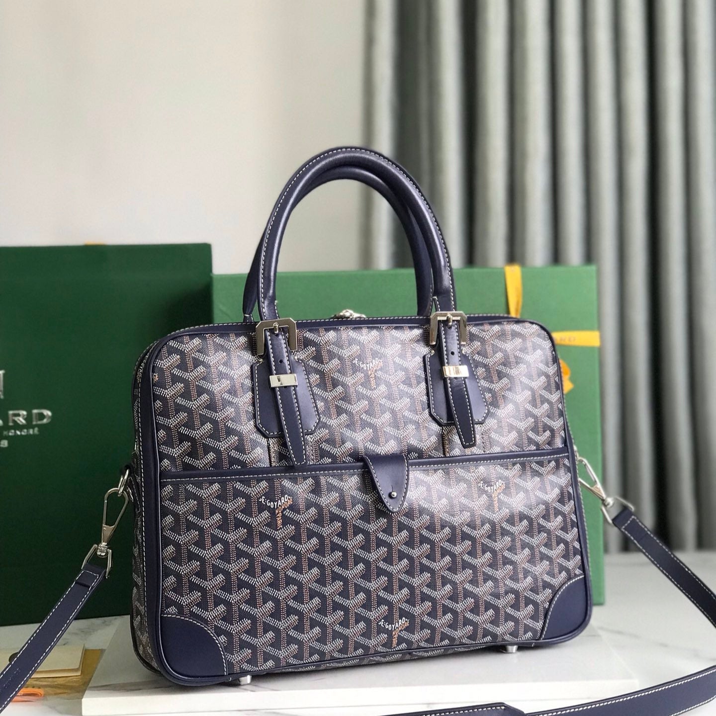 PORTE DOCUMENT AMBASSADE 35 EN TOILE GOYARDINE BLEU MARINE