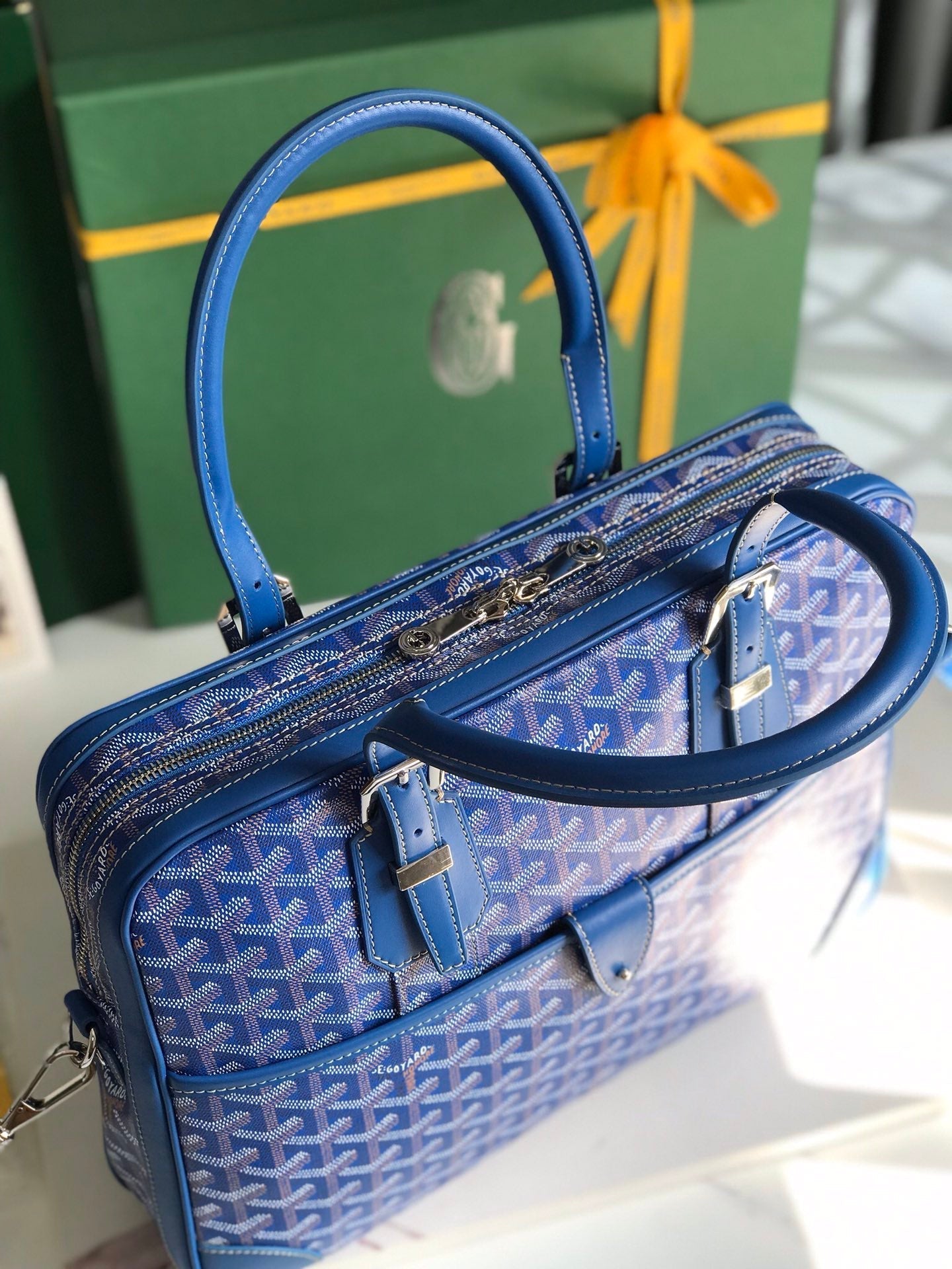 PORTE DOCUMENT AMBASSADE 35 EN TOILE GOYARDINE BLEU SAPHIR