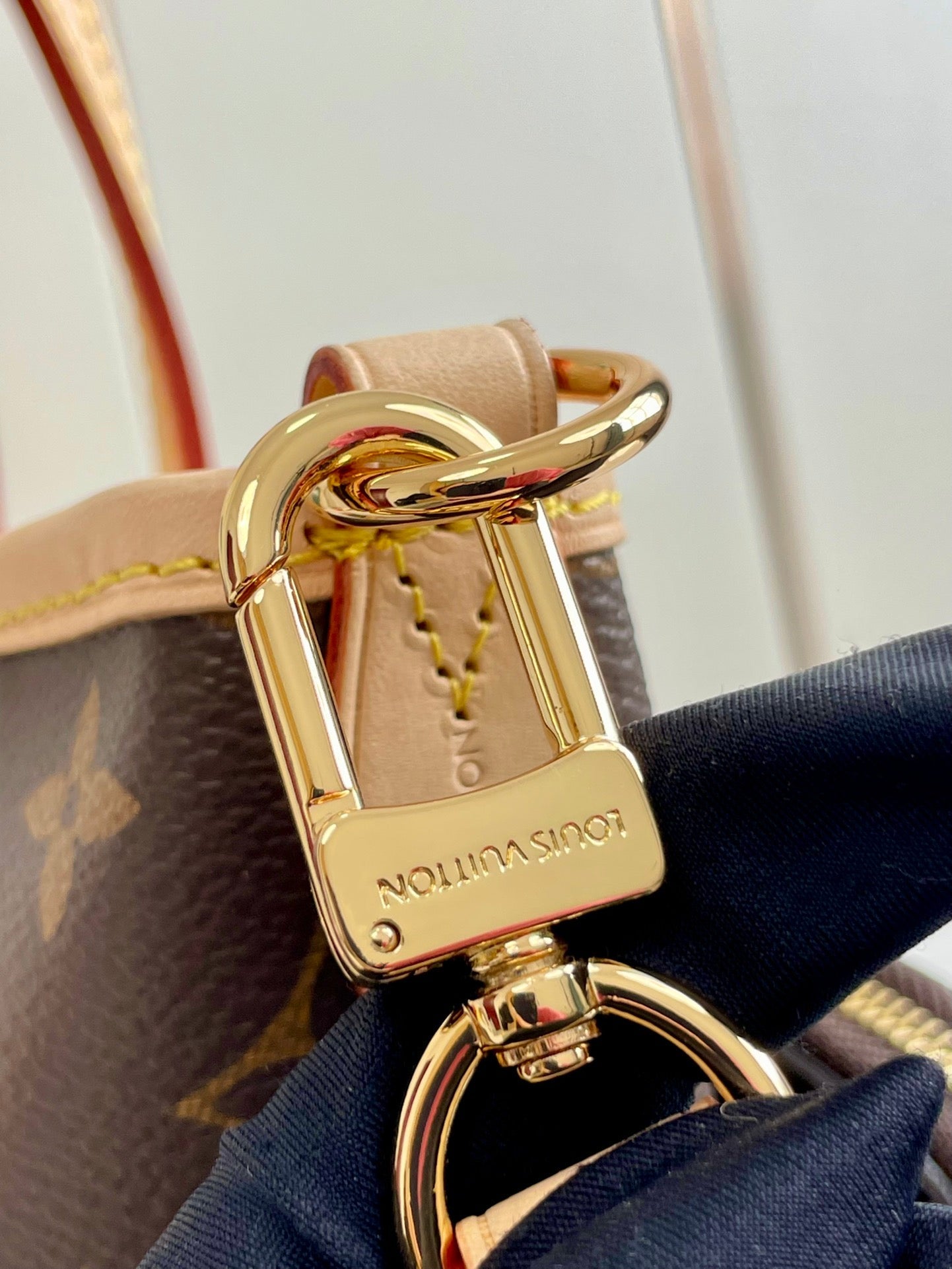 NEVERFULL BB 24 MONOGRAMME MARRON TOILE ET GARNITURE EN CUIR QUINCAILLERIE DORÉ