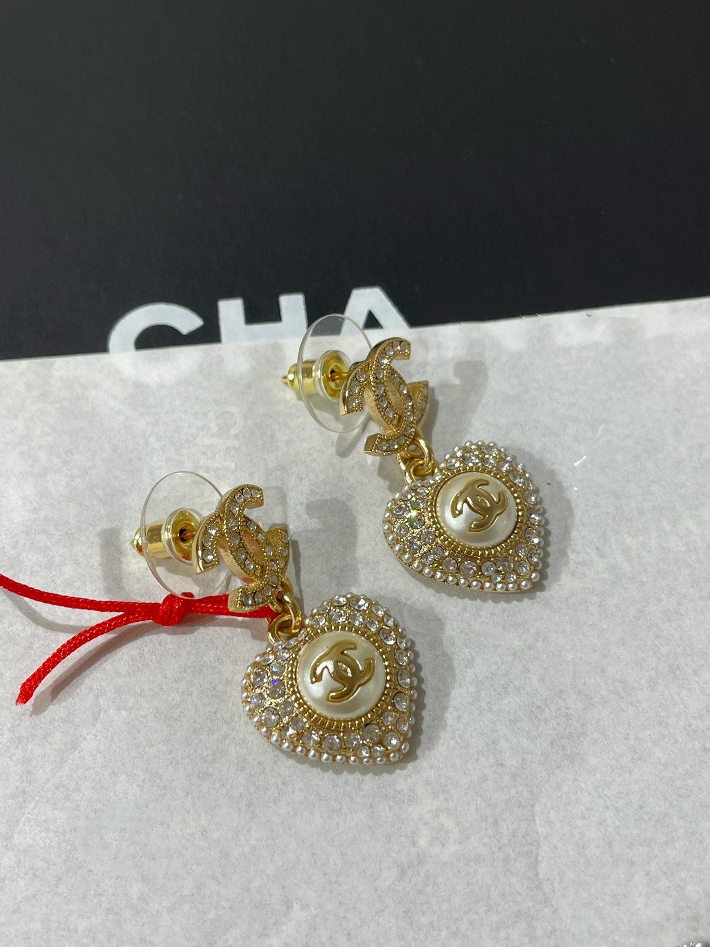 CCロゴ ダイヤモンドパヴェ ハート モップ ドロップイヤリング