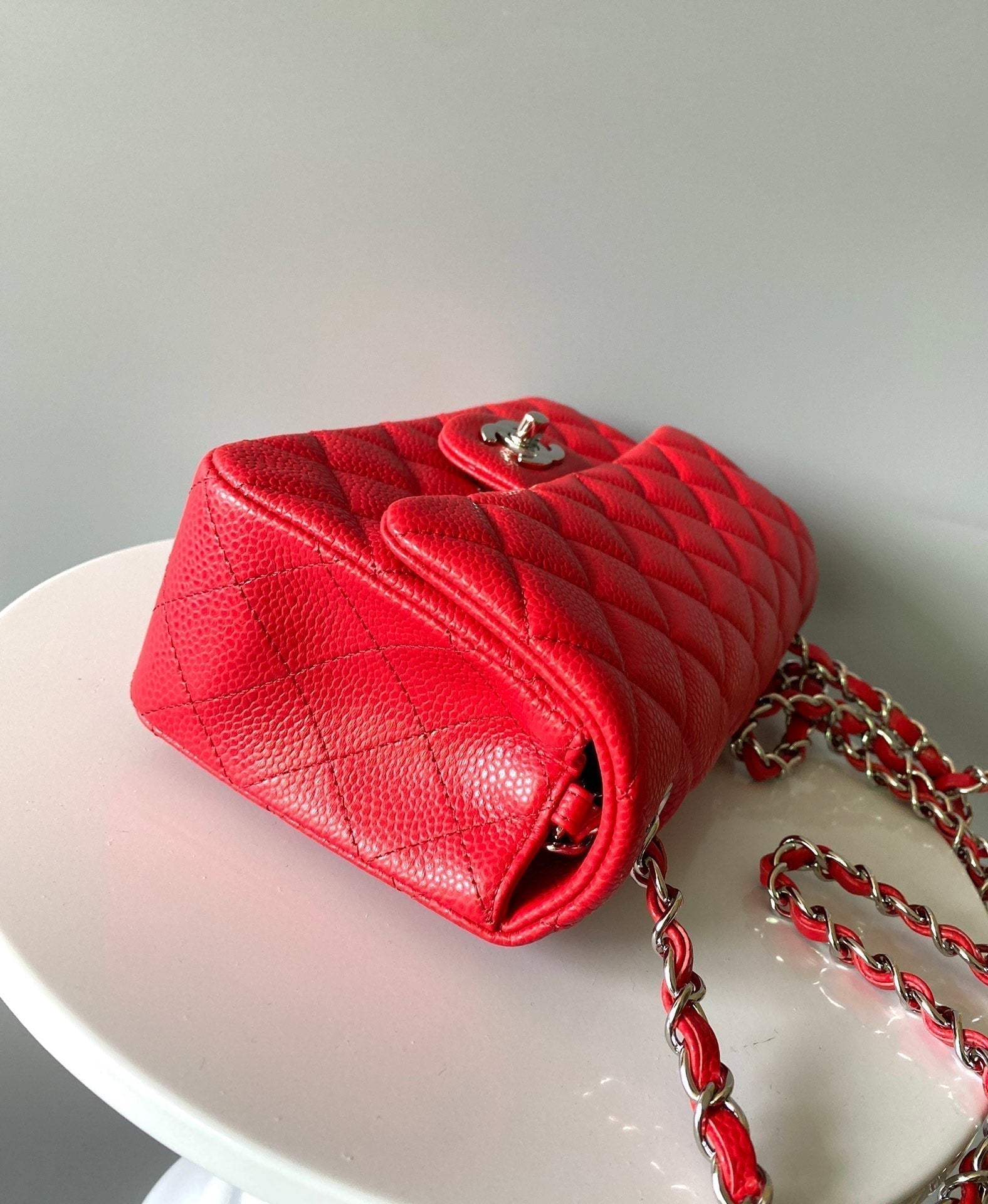 MINI SAC À RABAT RECTANGLE 20 CM ROUGE CAVIAR QUINCAILLERIE ARGENTÉE