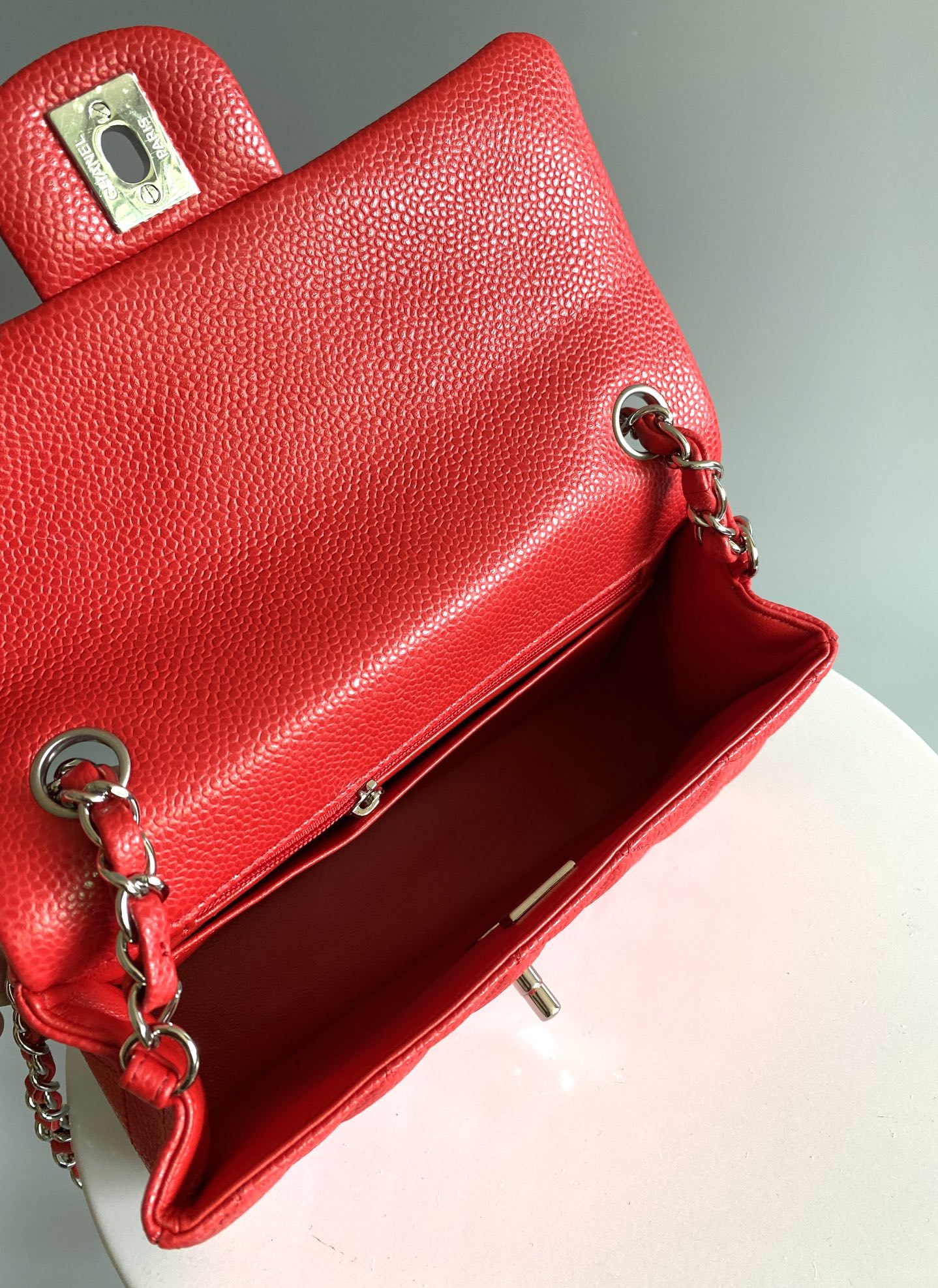 MINI SAC À RABAT RECTANGLE 20 CM ROUGE CAVIAR QUINCAILLERIE ARGENTÉE