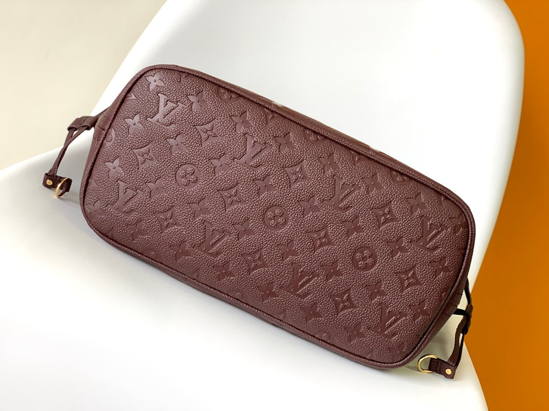 NEVERFULL MM 32 CUIR EMPREINTE MONOGRAMME VIN 