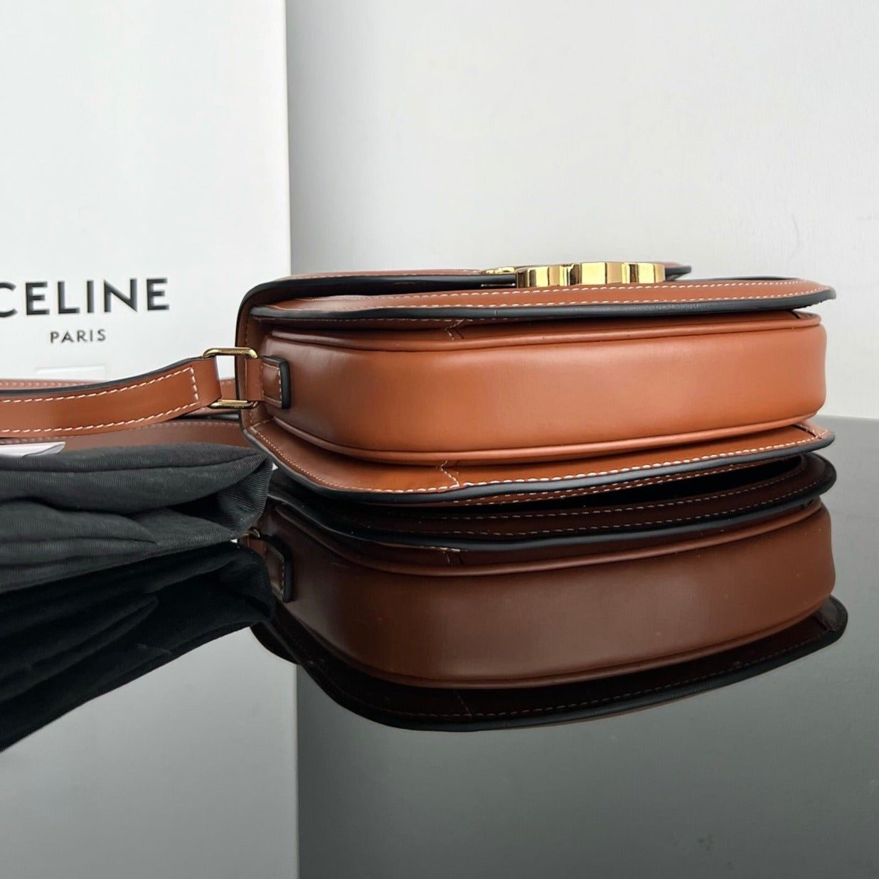 SAC À MAIN TRIOMPHE EN CUIR DE VEAU BRILLANT 18 NOIR PARTERN
