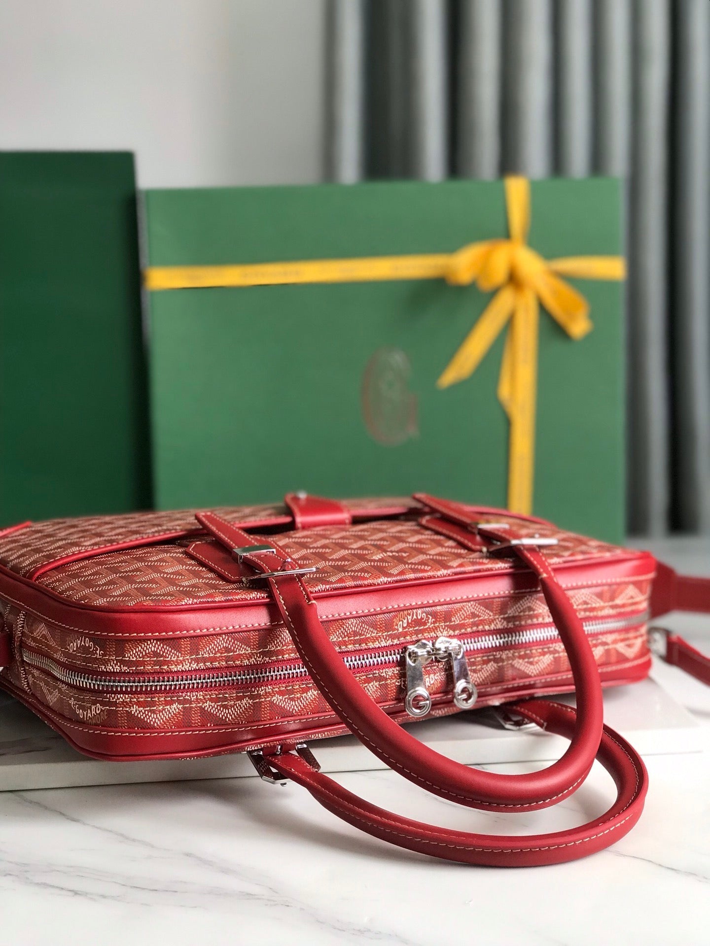 PORTE-DOCUMENT AMBASSADE 35 EN TOILE CLASSIQUE GOYARDINE ROUGE