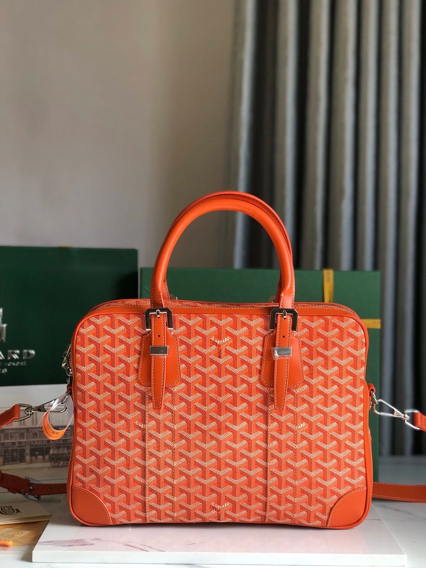 PORTE-DOCUMENTS AMBASSADE 35 EN TOILE GOYARDINE ORANGE