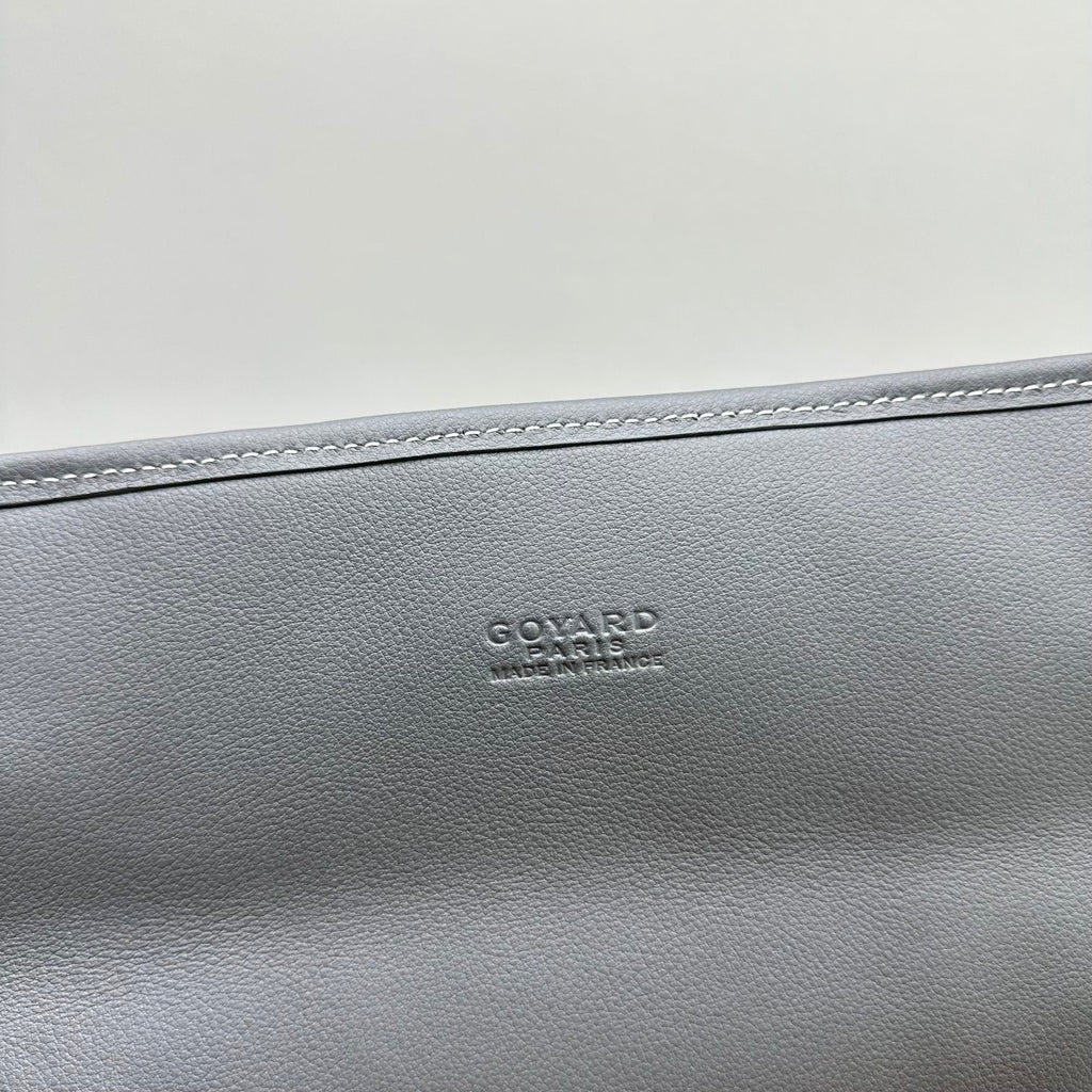 SAC À DOS LEGER 37 EN TOILE GOYARDINE GRISE AVEC BORDURE EN CUIR DE VEAU