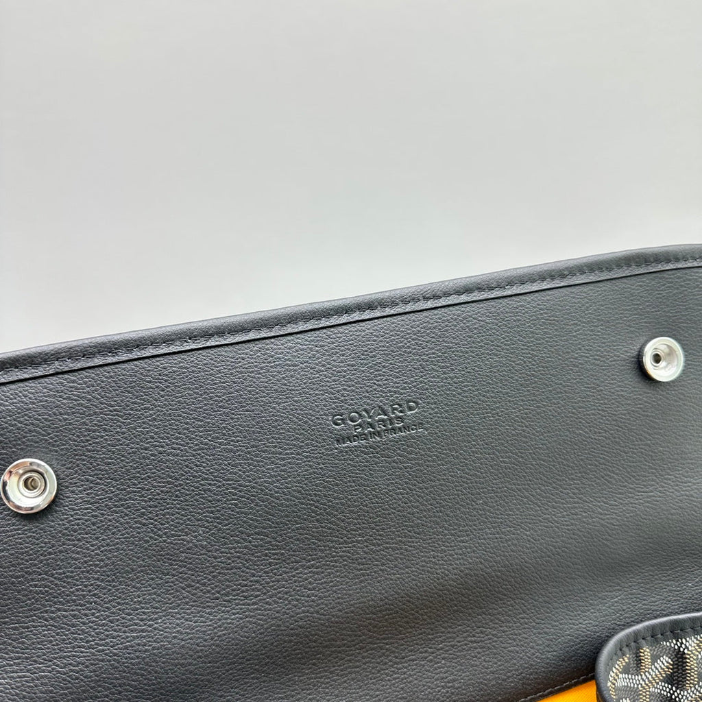 SAC À DOS LEGER 37 EN TOILE GOYARDINE NOIRE AVEC BORDURES EN CUIR DE VEAU