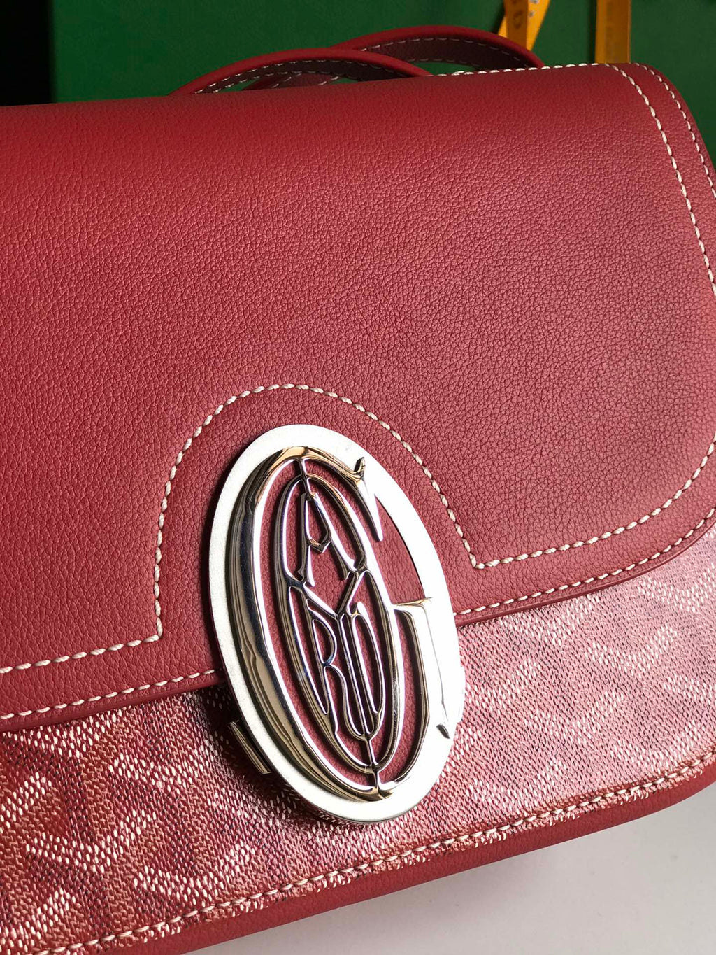 233 SAC 25 EN CUIR DE VEAU ROUGE CLASSIQUE ET TOILE GOYARDINE