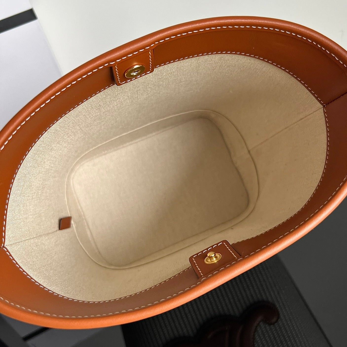 SEAU CUIR TRIOMPHE 24 VEAU BEIGE MARRON CARO