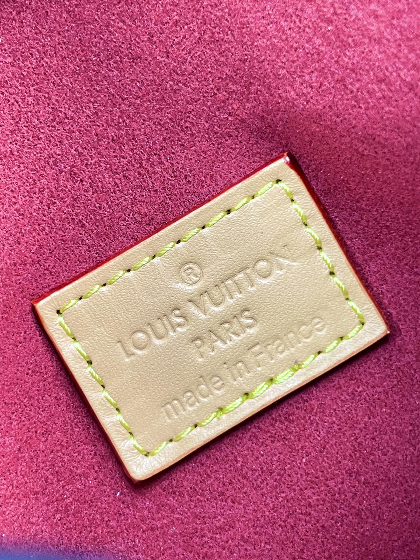 MICRO CHANTILLY 13 EN TOILE MONOGRAMME MARRON ET GARNITURES EN CUIR