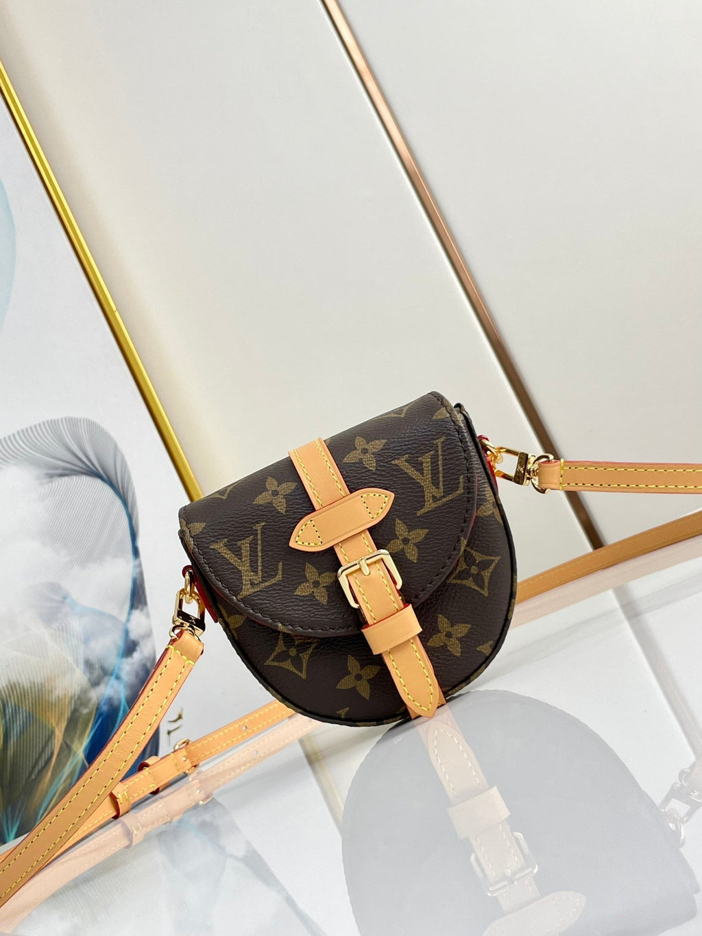 MICRO CHANTILLY 13 EN TOILE MONOGRAMME MARRON ET GARNITURES EN CUIR