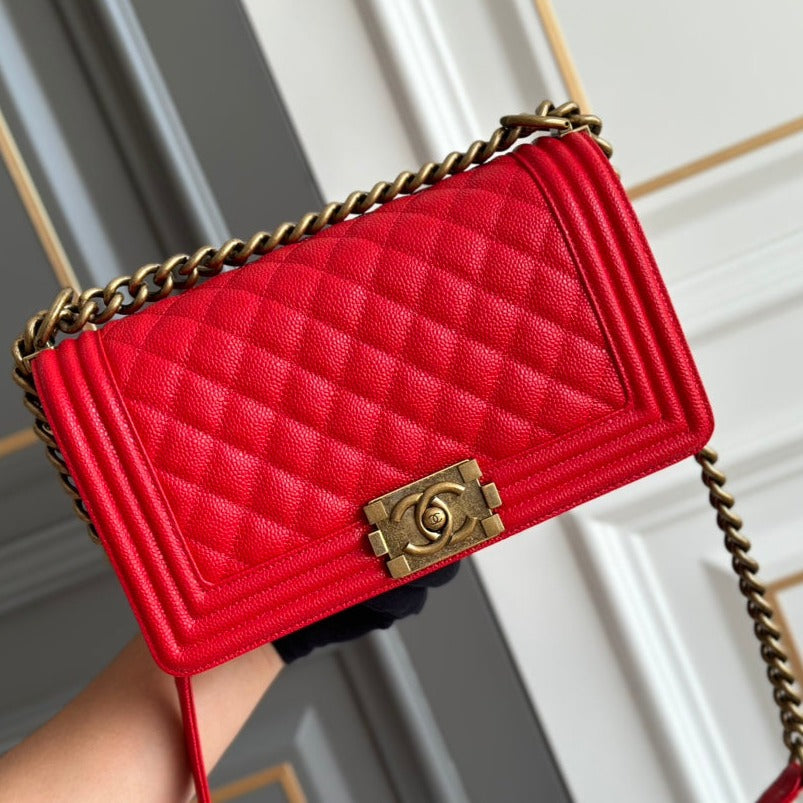 BOY MEDIUM 25 RED QUILTED CAVIAR ANTIQUE GHW