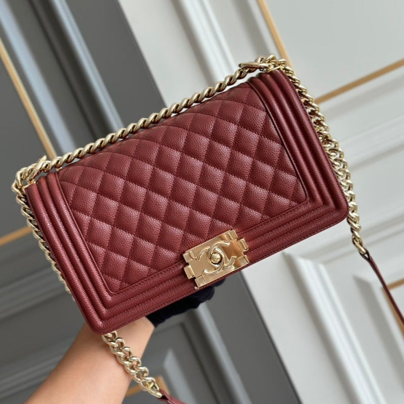 BOY MEDIUM 25 WINE QUILTED CAVIAR GHW