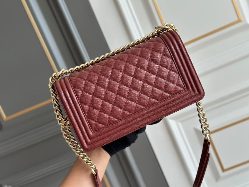 BOY MEDIUM 25 WINE QUILTED CAVIAR GHW
