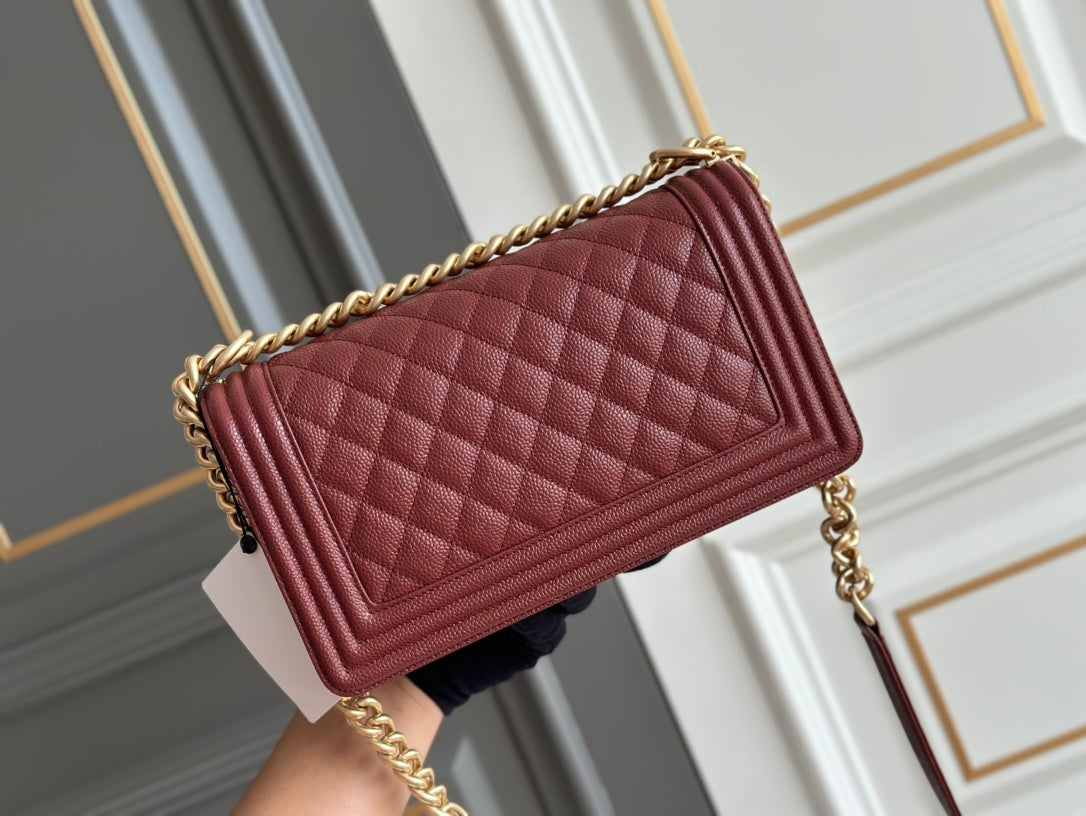 BOY MEDIUM 25 WINE QUILTED CAVIAR AGED GHW