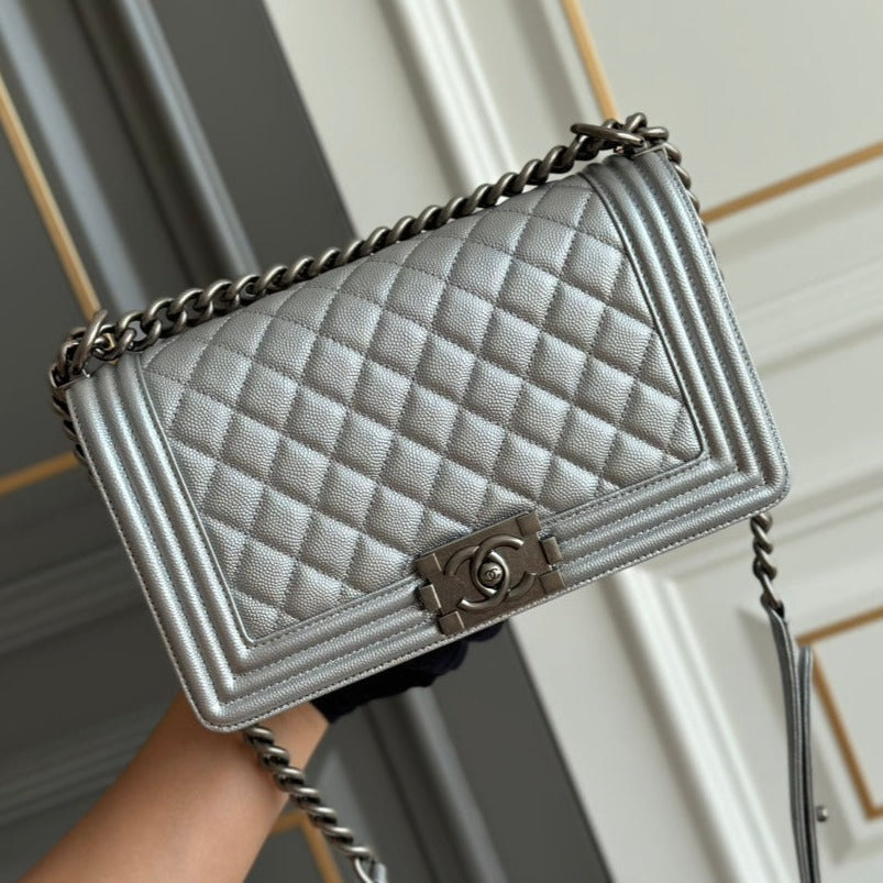 BOY MEDIUM 25 GREY QUILTED CAVIAR RUTHENIUM HARDWARE