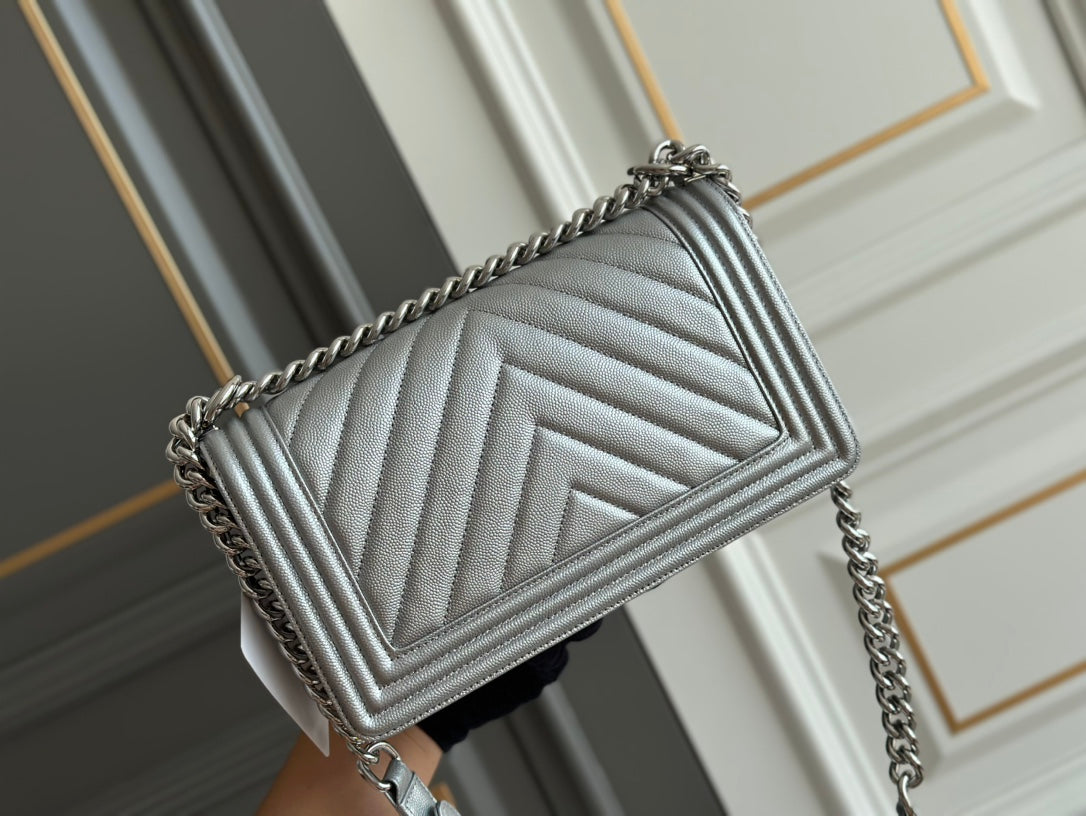 BOY MEDIUM 25 GREY CHEVRON CAVIAR SILVER HARDWARE