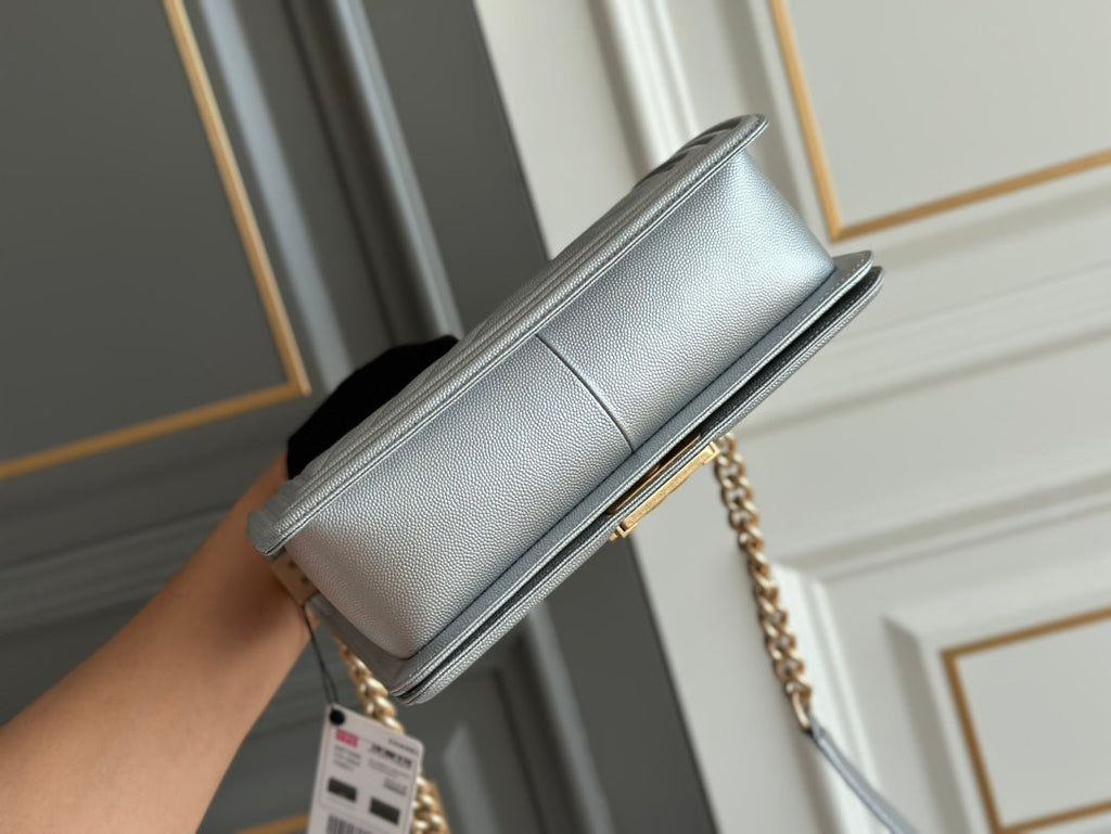 GARÇON MOYEN 25 GRIS CHEVRON CAVIAR QUINCAILLERIE OR VIEILLI