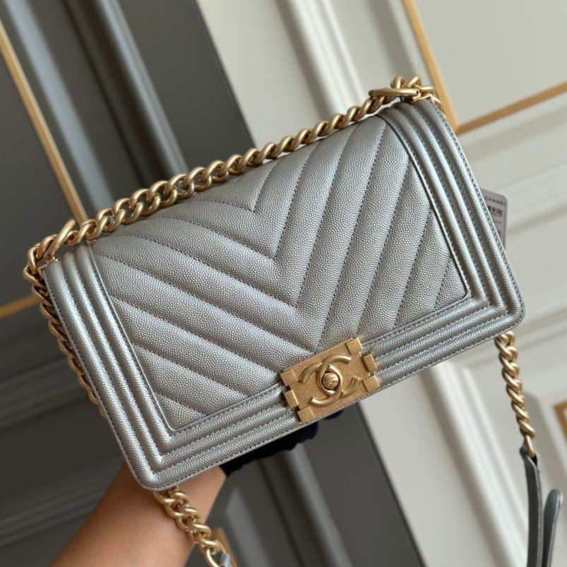 GARÇON MOYEN 25 GRIS CHEVRON CAVIAR QUINCAILLERIE OR VIEILLI