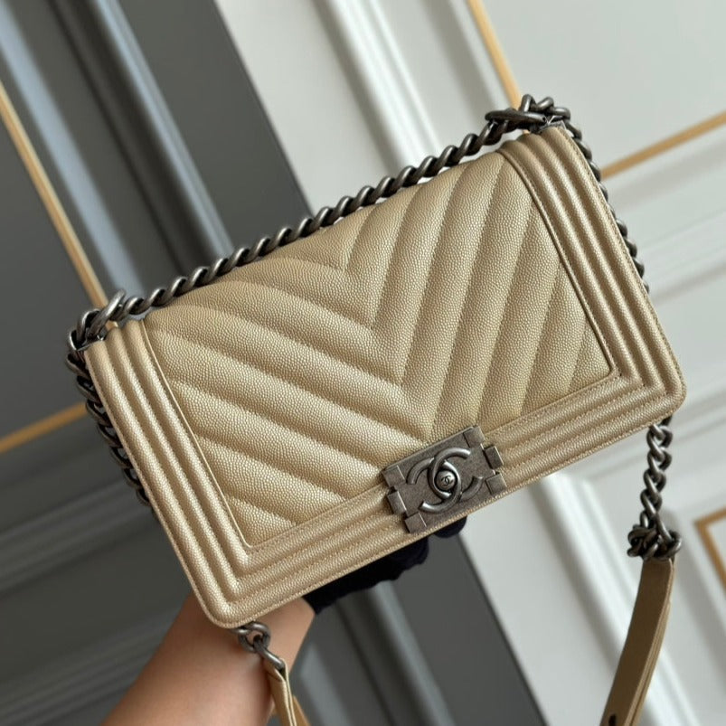 BOY MEDIUM 25 BEIGE CHEVRON CAVIAR RUTHENIUM HARDWARE