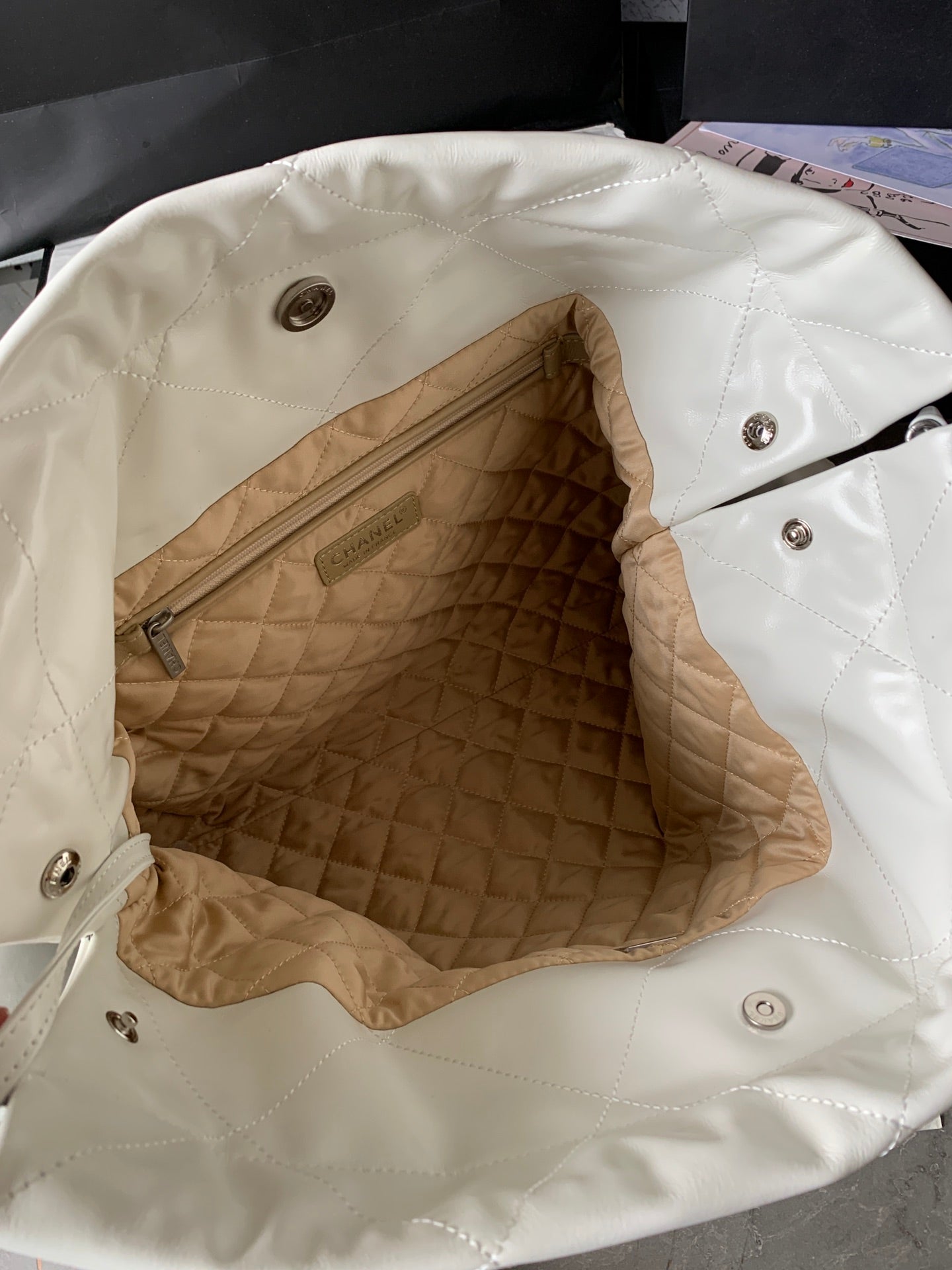 CC 22 HOBO WHITE CALFSKIN SILVER HARDWARE