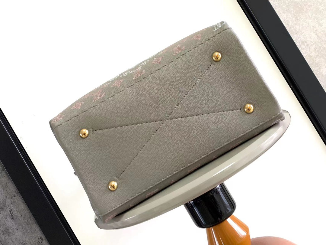 CARMEL 40 EN CUIR DE VEAU PERFORÉ GRIS MONOGRAMME DÉGRADÉ