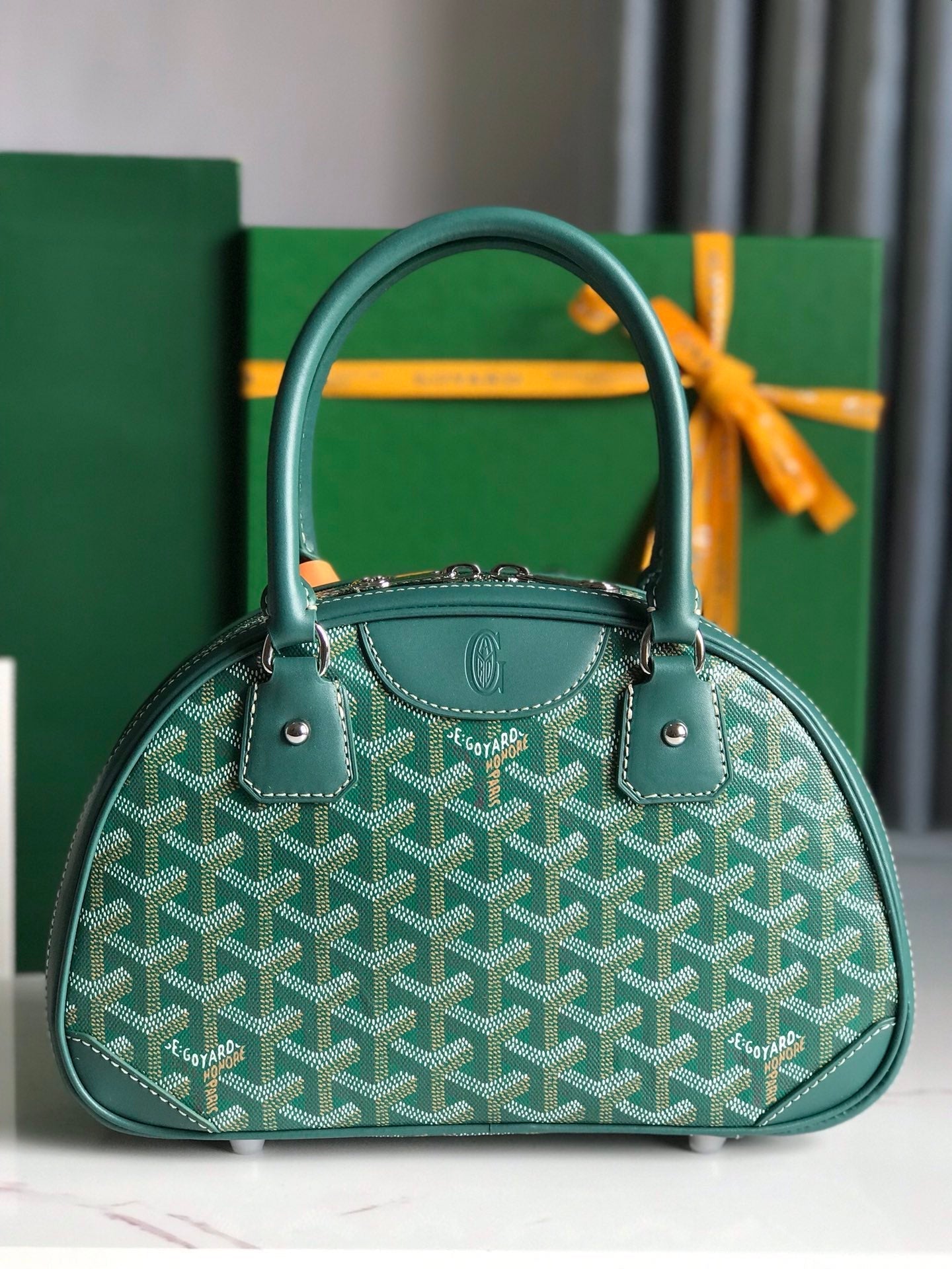 SAINT JEANNE MINI SAC 26 EN TOILE GOYARDINE VERTE ET CUIR DE VEAU
